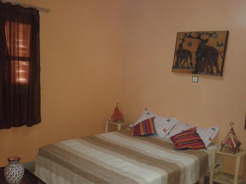 Chambres D'Hotes Les Amis Taroudant Ruang foto